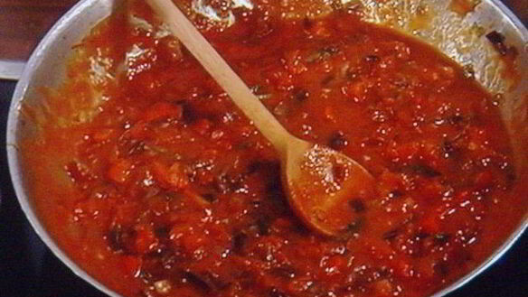 ШАГ 4. бутерброд с жареным окунем под соусом рататуй