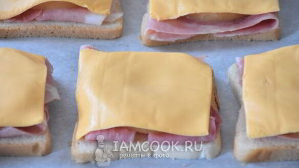 ШАГ 6. бутерброды с ананасом, ветчиной и сыром