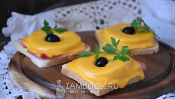 ШАГ 8. бутерброды с ананасом, ветчиной и сыром