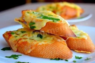 Бутерброды с чесноком и сыром