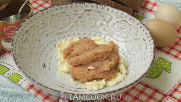 ШАГ 3. бутерброды с икрой сайды