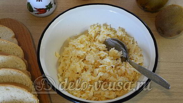 ШАГ 4. бутерброды с киви и сыром