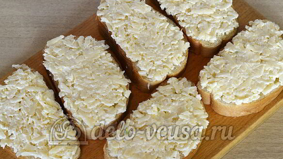 ШАГ 5. бутерброды с киви и сыром