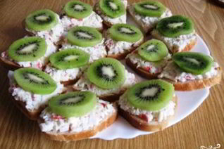 Бутерброды с крабовыми палочками