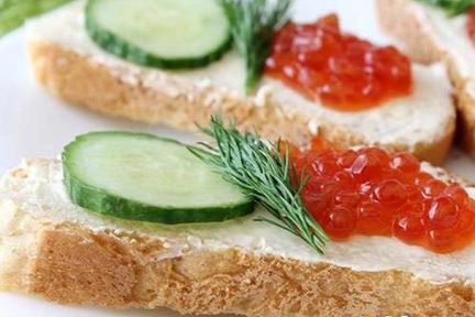 Бутерброды с красной икрой