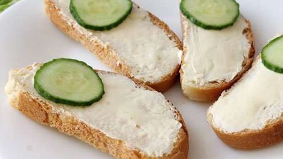 ШАГ 4. бутерброды с красной икрой