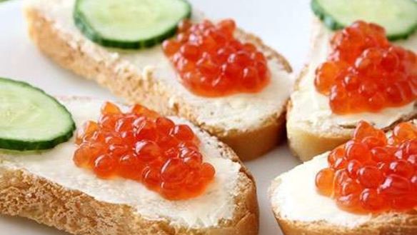 ШАГ 5. бутерброды с красной икрой