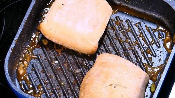 ШАГ 10. бутерброды с креветками-мисо