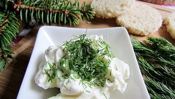 ШАГ 3. бутерброды с огурцом и форелью