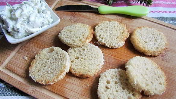 ШАГ 5. бутерброды с огурцом и форелью