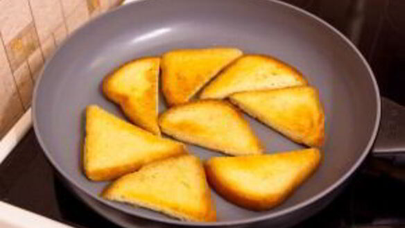 ШАГ 6. бутерброды с паштетом из куриной печени