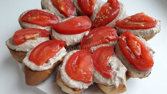 ШАГ 3. бутерброды с паштетом из шпрот