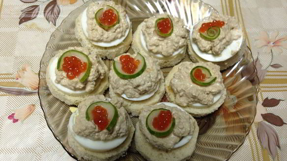 ШАГ 7. бутерброды с печенью трески