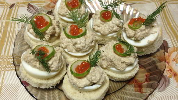 ШАГ 8. бутерброды с печенью трески