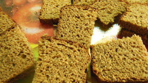 ШАГ 3. бутерброды с селедкой и киви