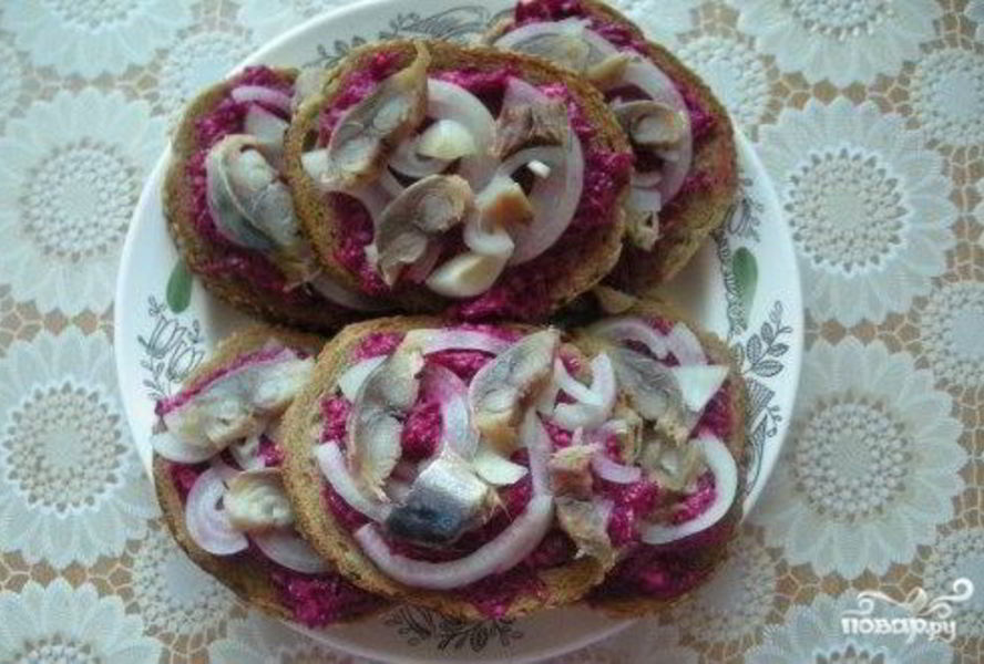 Бутерброды с селедкой