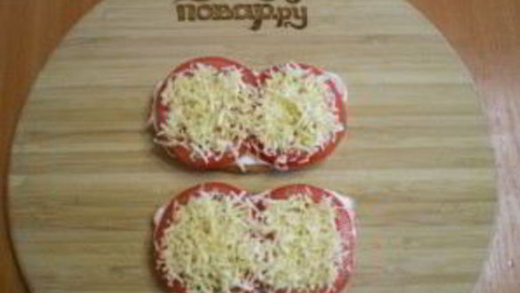 ШАГ 6. бутерброды с сыром и помидорами