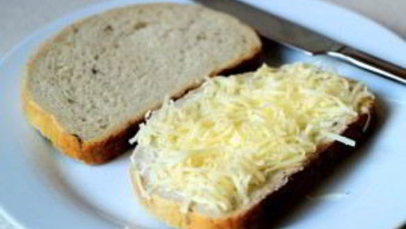 ШАГ 5. бутерброды с сыром на сковороде