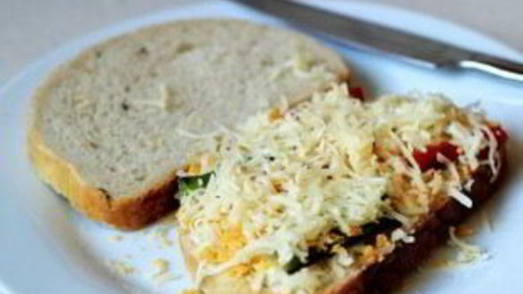 ШАГ 8. бутерброды с сыром на сковороде