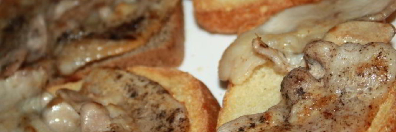 Бутерброды с жареным беконом