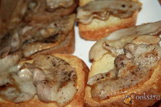 Бутерброды с жареным беконом