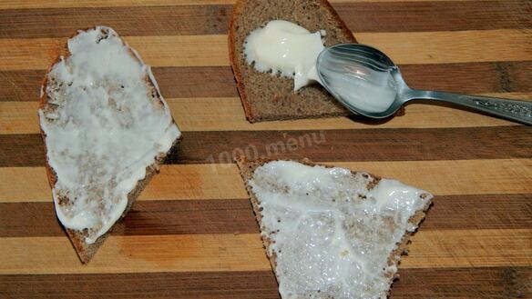 ШАГ 2. бутерброды со шпротами и свежим огурцом