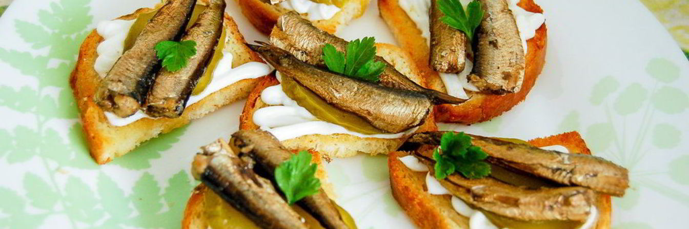 Бутерброды со шпротами