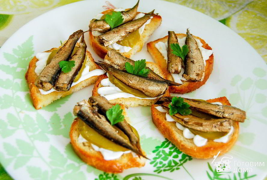 Бутерброды со шпротами