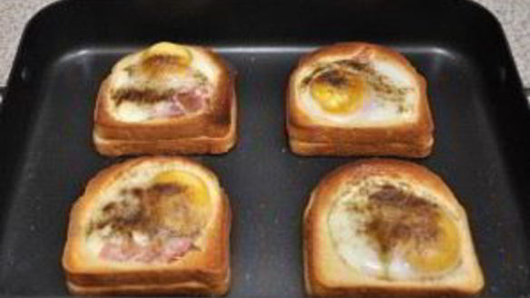 ШАГ 7. бутерброды в духовке с яйцом