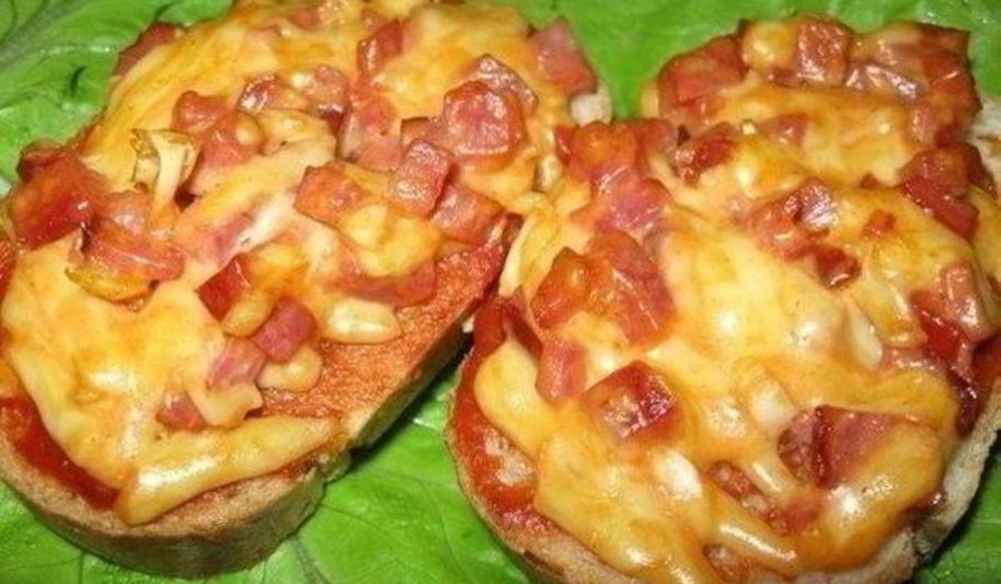 Рецепт быстрые горячие бутерброды с сосисками