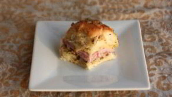 ШАГ 7. горячие бутерброды на праздничный стол