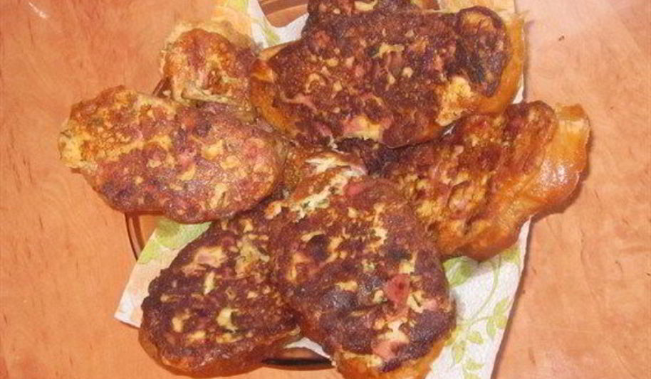 Рецепт горячие бутерброды с колбасным сыром