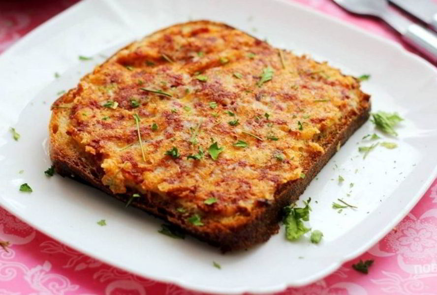 Горячие бутерброды с колбасой и сыром