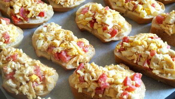 ШАГ 3. горячие бутерброды с курицей и помидорами