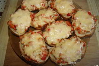 Горячие бутерброды с сосисками