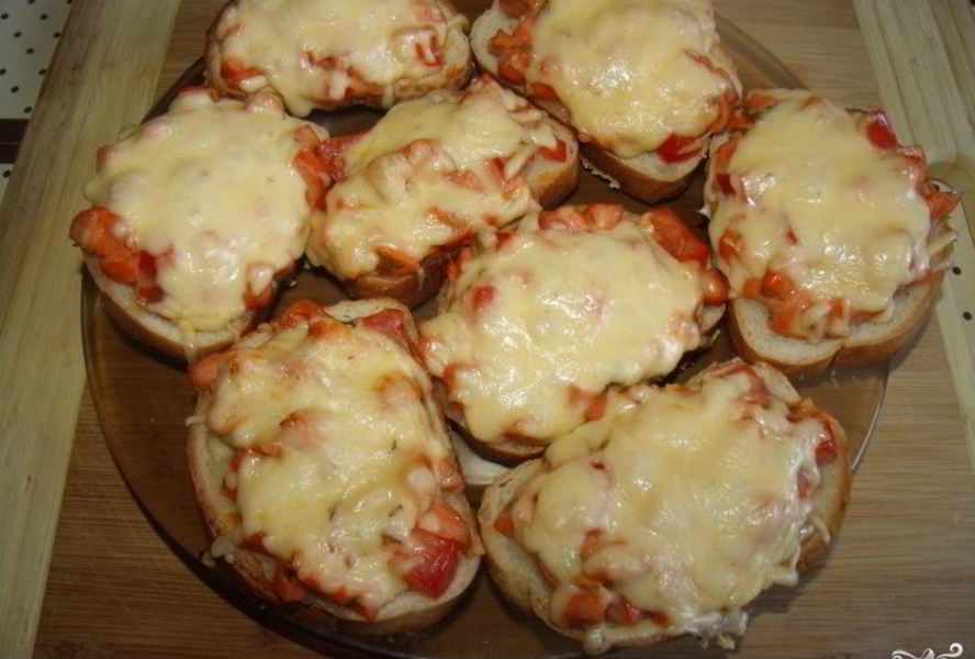 Горячие бутерброды с сосисками