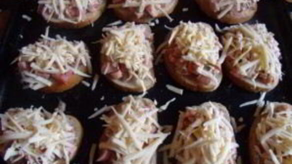 ШАГ 5. горячие бутерброды с сосисками