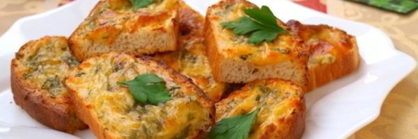 Горячие бутерброды с сыром и зеленью