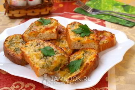 Горячие бутерброды с сыром и зеленью