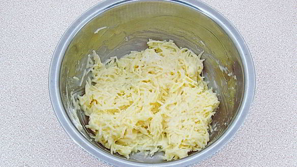 ШАГ 4. горячие бутерброды со шпротами и сыром