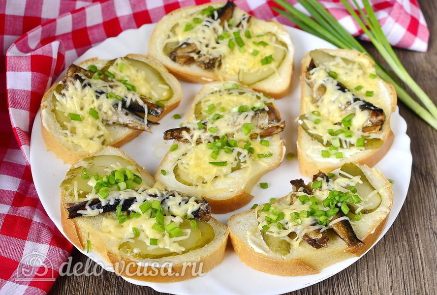 Горячие бутерброды со шпротами