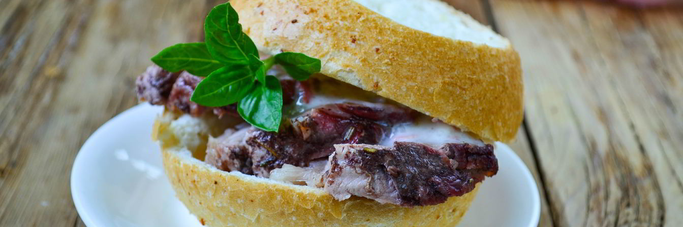 Горячий бутерброд со свининой