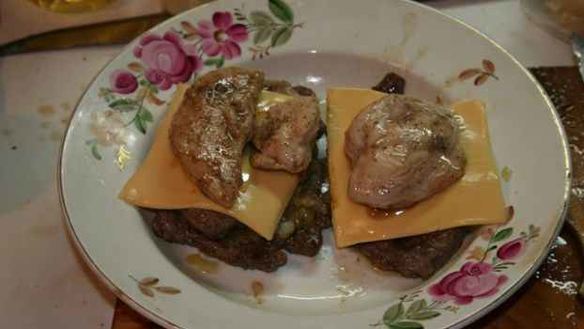 ШАГ 33. курица с печенью под ананасом и мясной бутерброд