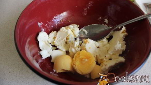 ШАГ 3. праздничные бутерброды с килькой балтийская весна