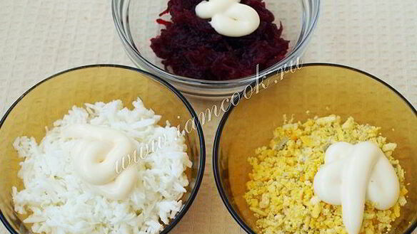 ШАГ 4. праздничные бутерброды с сельдью