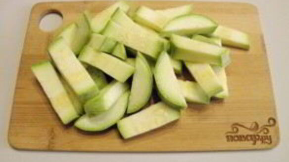 ШАГ 2. кабачковая икра с томатным соусом