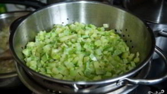 ШАГ 3. кабачковая икра тушеная