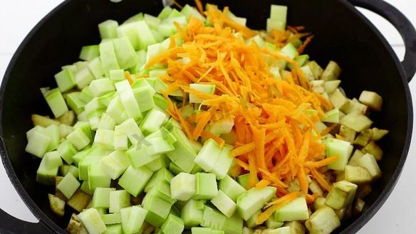 ШАГ 5. кабачково-баклажанная икра на зиму