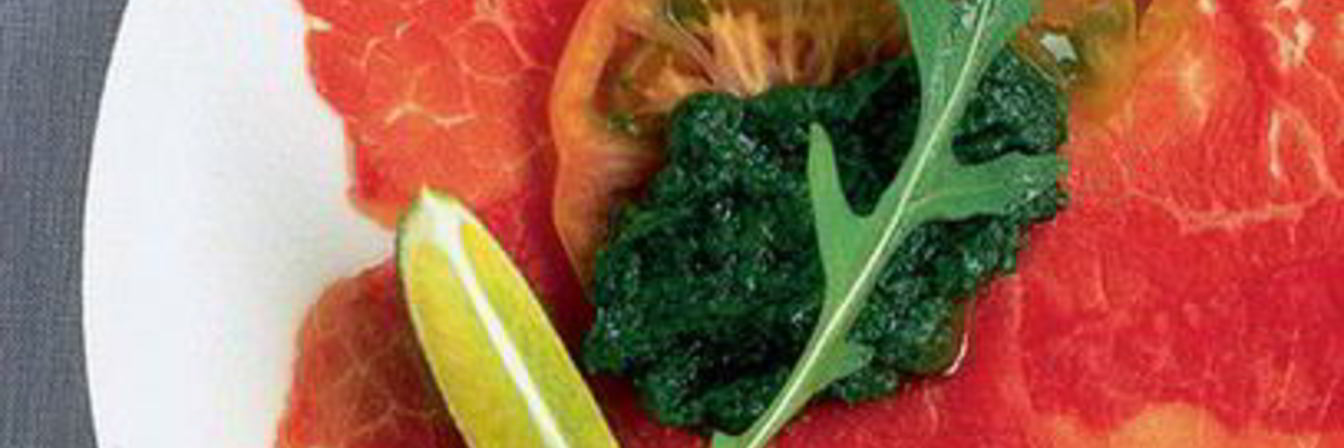 Карпаччо из говядины с рукколой