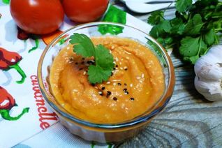 Хумус с запеченным перцем и медом